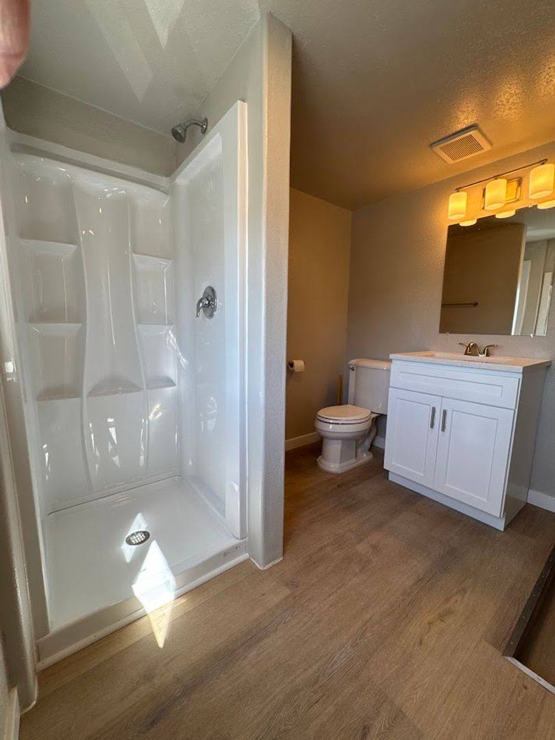 Apartment for rent at 227 S 6th St, Cottage Grove, OR 97424