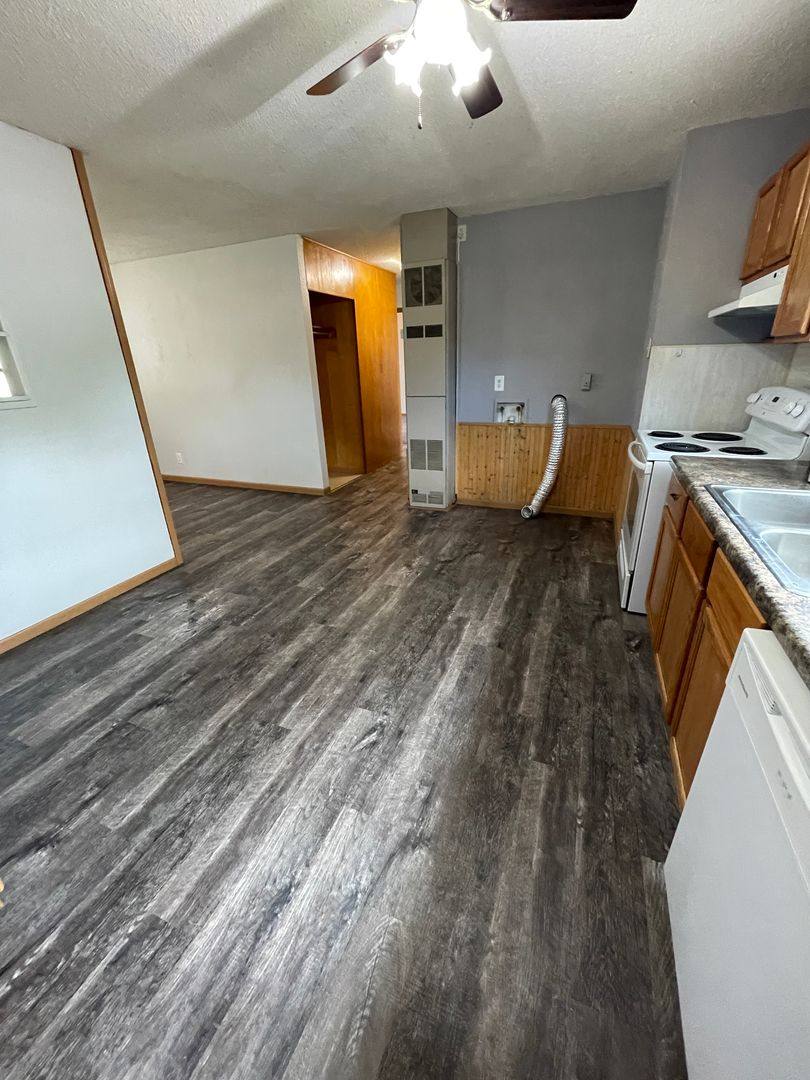 House for rent at 927 Blaine Ave, Rapid City, SD 57701
