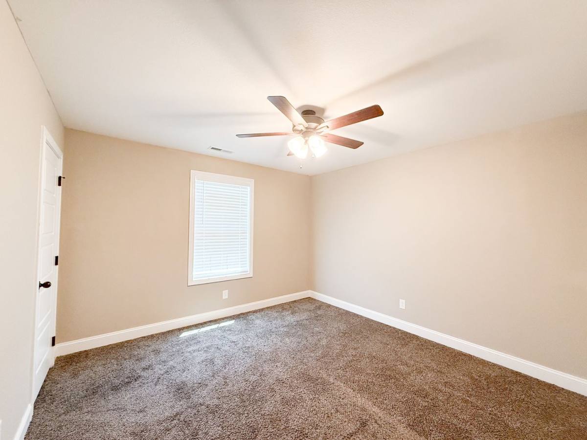 House for rent at 350 Dugger Dr, Clarksville, TN 37040