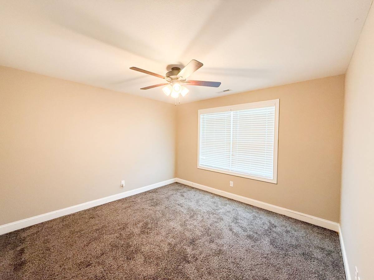 House for rent at 350 Dugger Dr, Clarksville, TN 37040