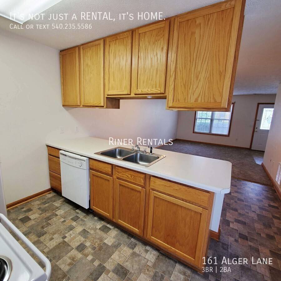 Apartment for rent at 161 Alger Lane, Broadway, VA 22815