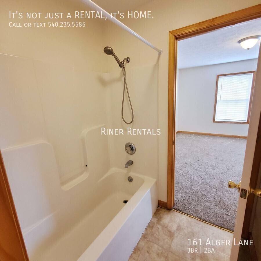 Apartment for rent at 161 Alger Lane, Broadway, VA 22815