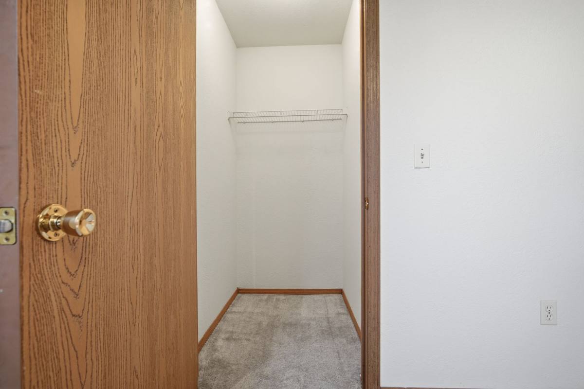 Apartment for rent at 1 Tom's Dr, Bloomington, IL 61701