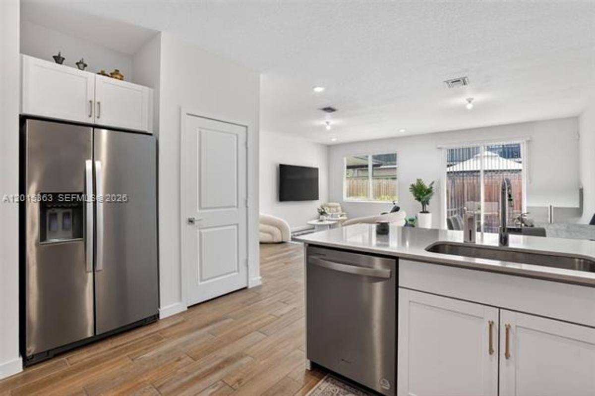 Townhouse for rent at 163 NE 13th Circle, Homestead, FL 33033