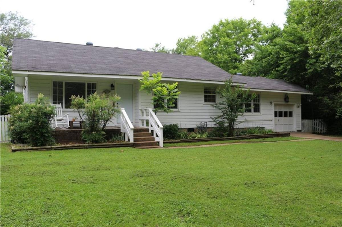 House for rent at 1843 N Janice Ave, Fayetteville, AR 72703