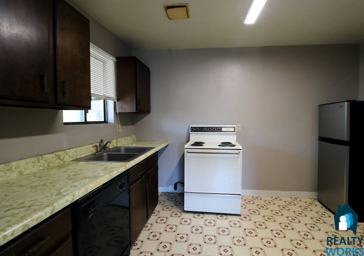 Apartment for rent at 636 S 27th St, Lincoln, NE 68510