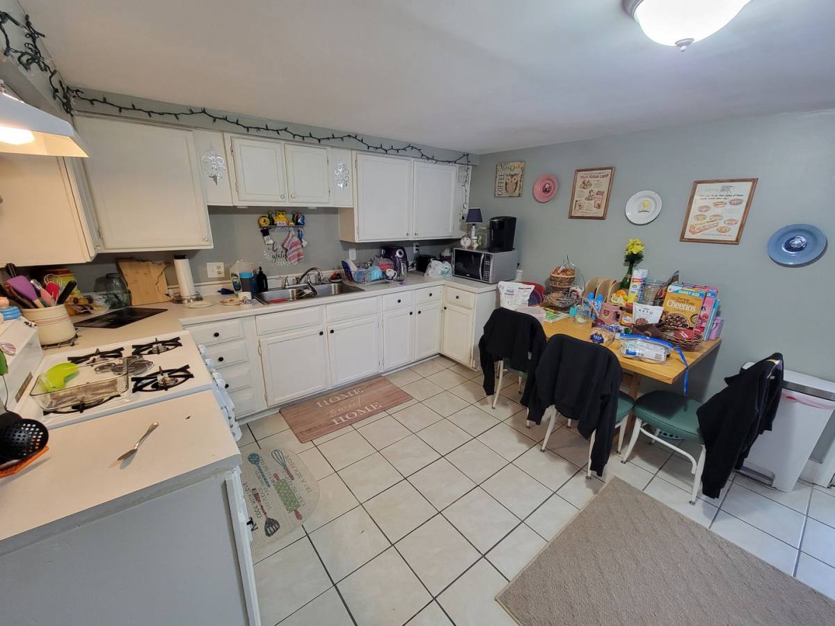 Apartment for rent at 820 W 4th St, Duluth, MN 55806