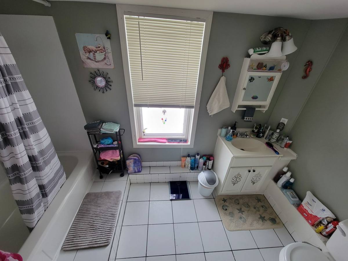 Apartment for rent at 820 W 4th St, Duluth, MN 55806