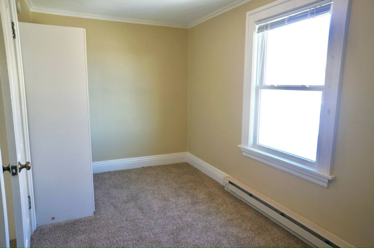Apartment for rent at 15 E 8th St, Duluth, MN 55805