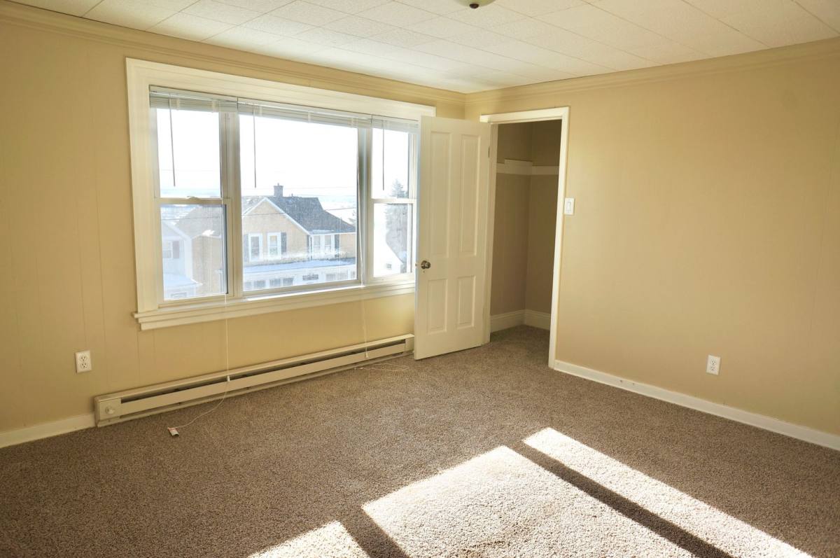 Apartment for rent at 15 E 8th St, Duluth, MN 55805