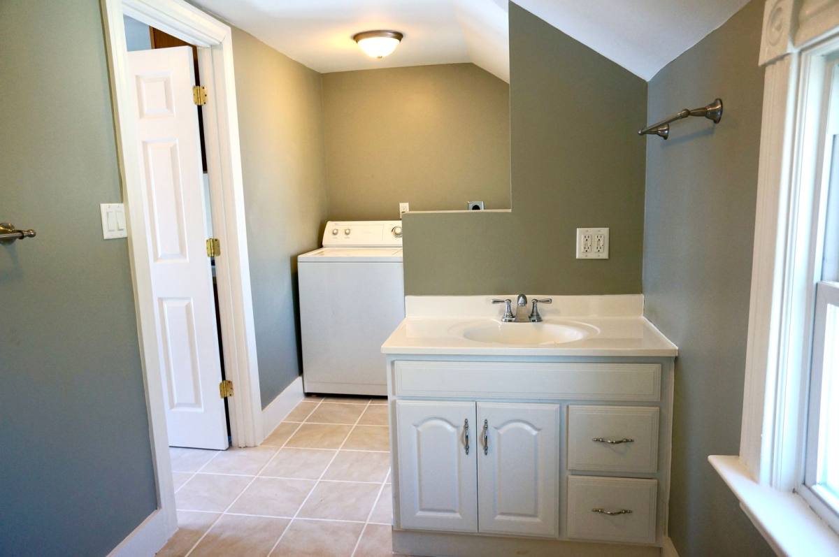 Apartment for rent at 15 E 8th St, Duluth, MN 55805