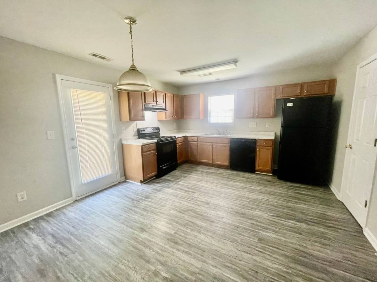 House for rent at 2423 Sunset Oaks Dr, Charlotte, NC 28216