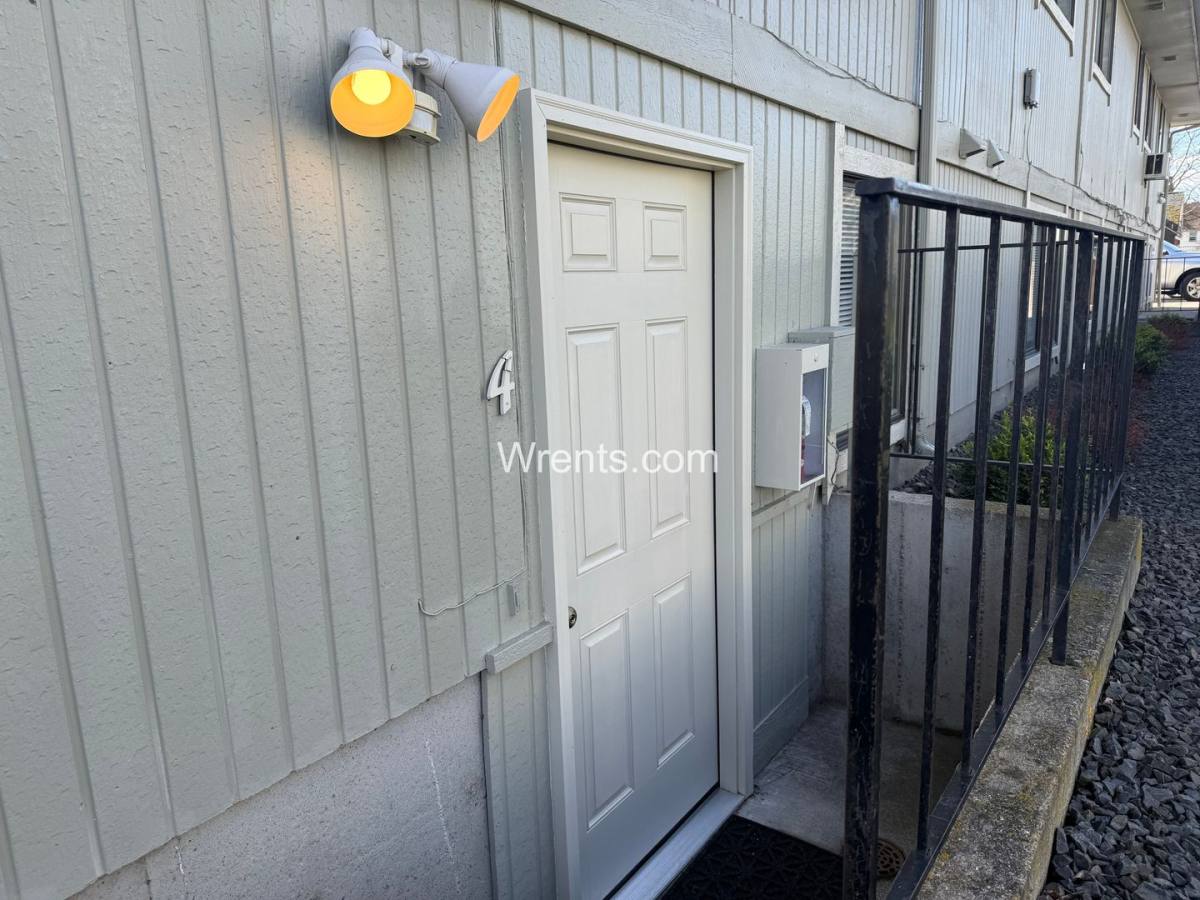 Apartment for rent at 318 E Baldwin, Spokane, WA 99207