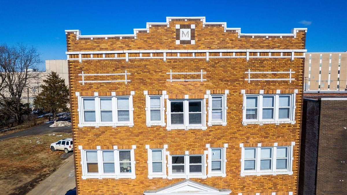 Apartment for rent at 527 E Walnut St, Springfield, MO 65806