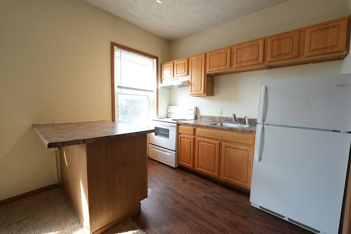Apartment for rent at 527 E Walnut St, Springfield, MO 65806