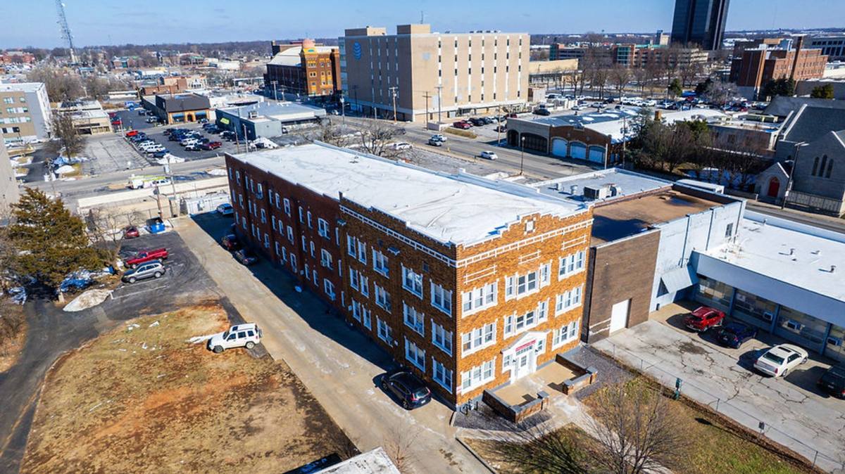 Apartment for rent at 527 E Walnut St, Springfield, MO 65806