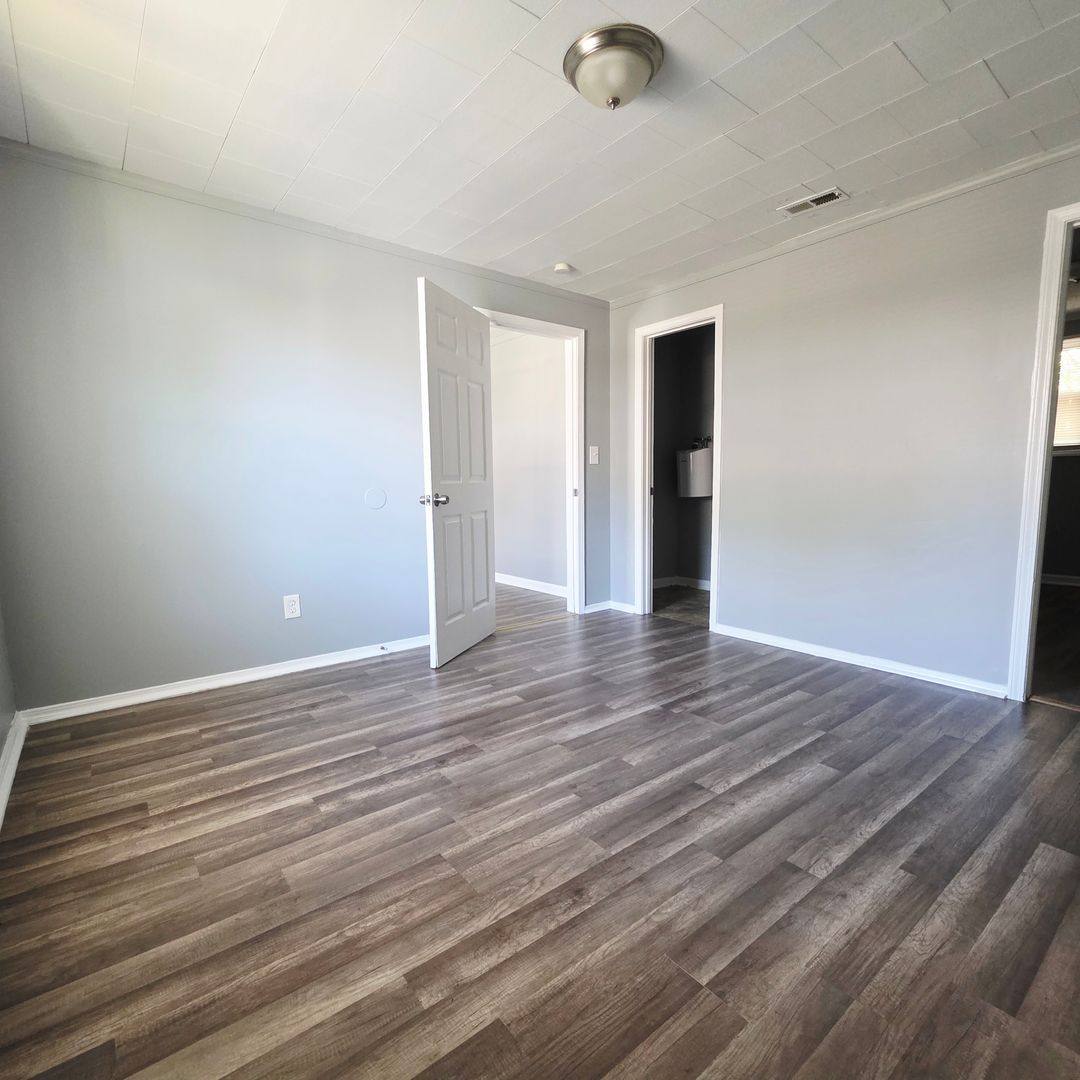 Apartment for rent at 417 S Emerson St, Gastonia, NC 28052