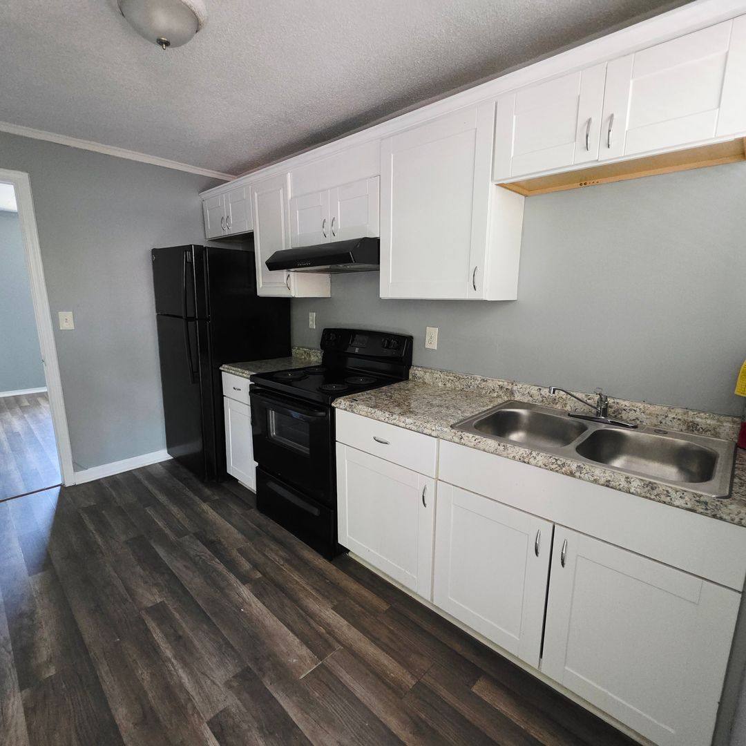 Apartment for rent at 417 S Emerson St, Gastonia, NC 28052