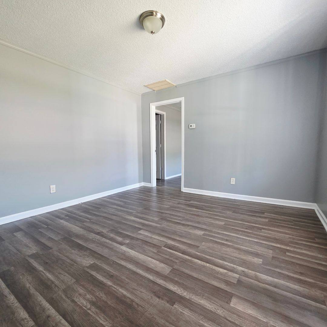 Apartment for rent at 417 S Emerson St, Gastonia, NC 28052
