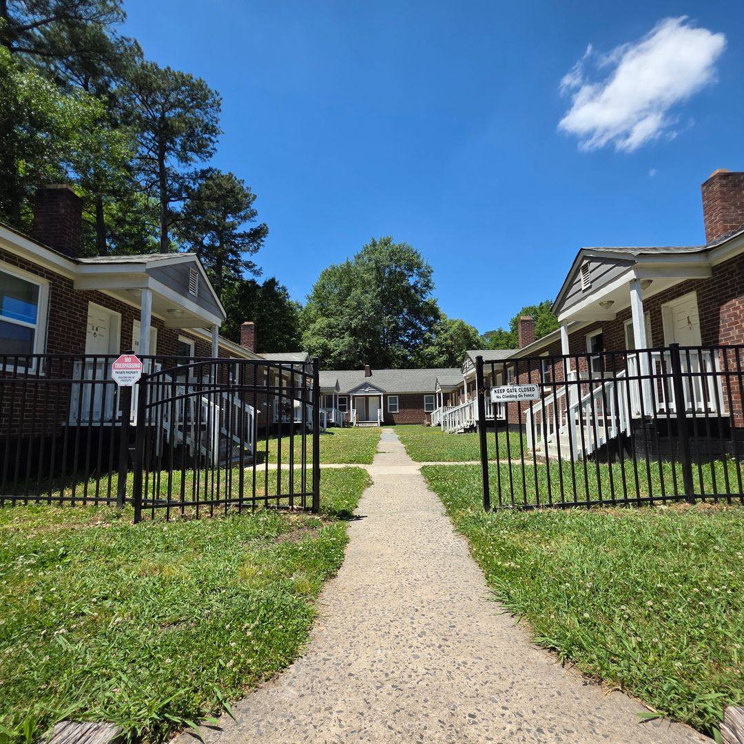 Apartment for rent at 417 S Emerson St, Gastonia, NC 28052