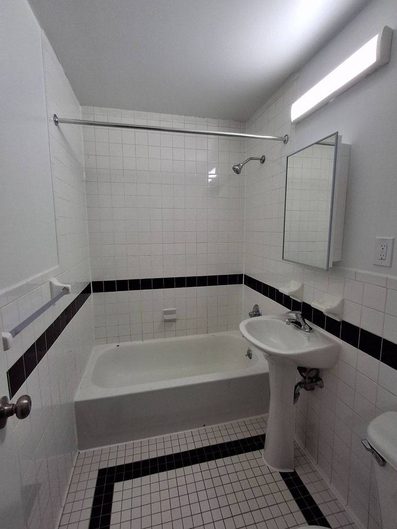 Apartment for rent at 1679 Southern Blvd, Bronx, NY 10460