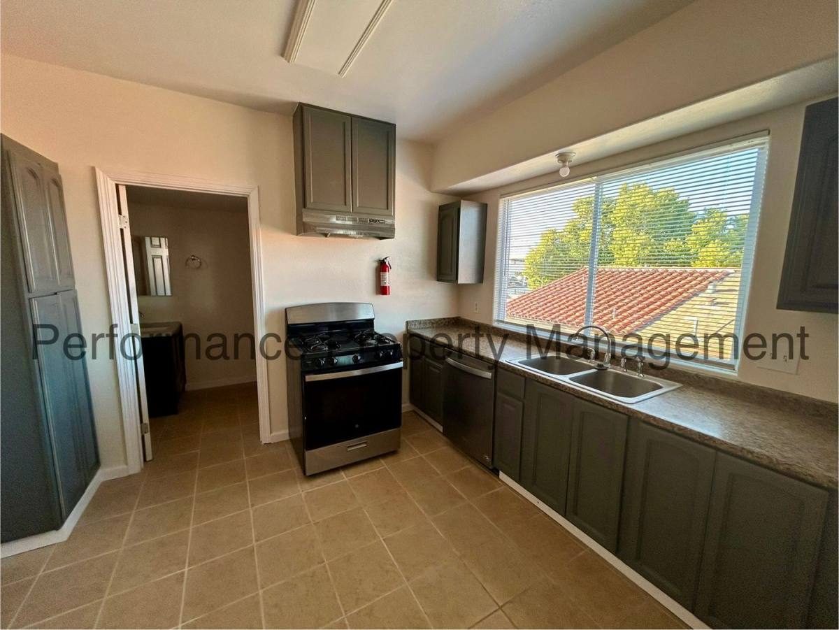 Apartment for rent at 801 Chester Ave, Bakersfield, CA 93301