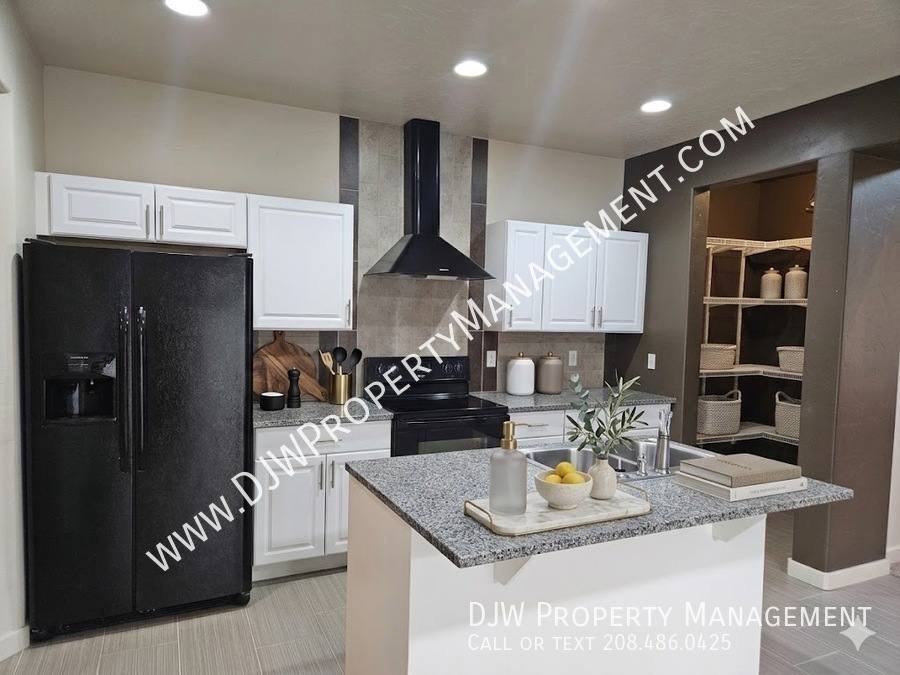 Townhouse for rent at 2792 N Leblanc Way, Meridian, ID 83646