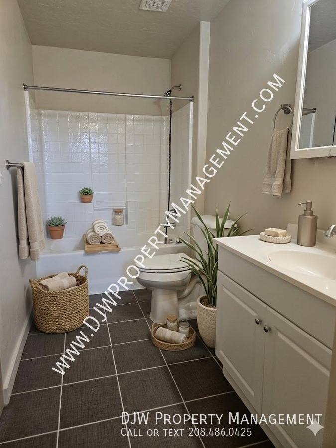 Townhouse for rent at 2792 N Leblanc Way, Meridian, ID 83646