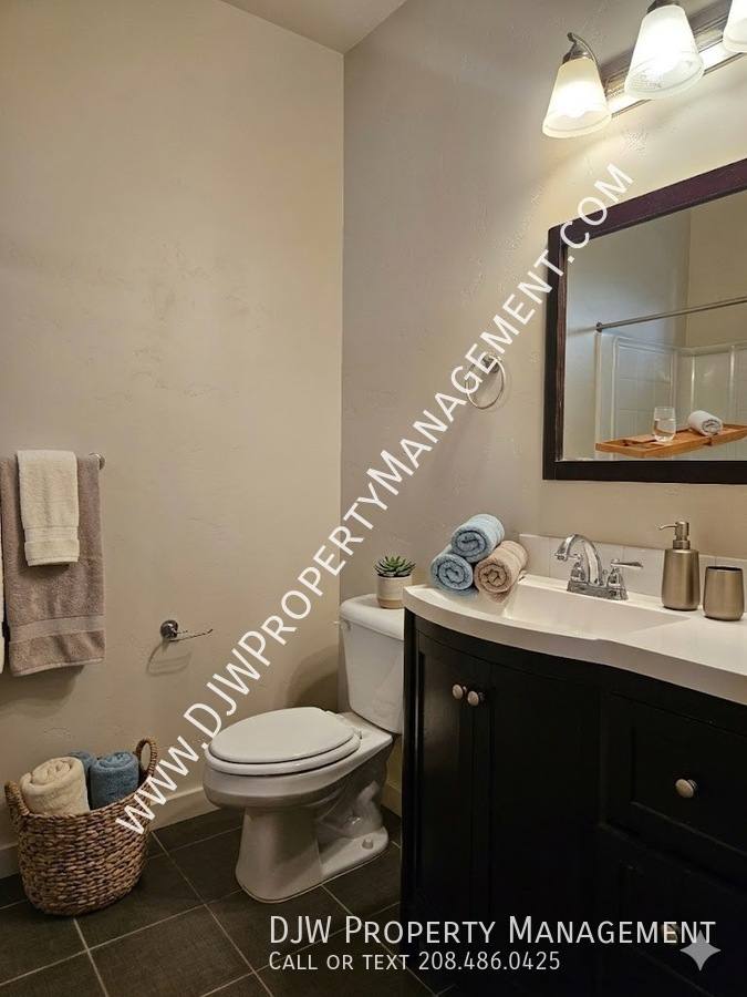 Townhouse for rent at 2792 N Leblanc Way, Meridian, ID 83646
