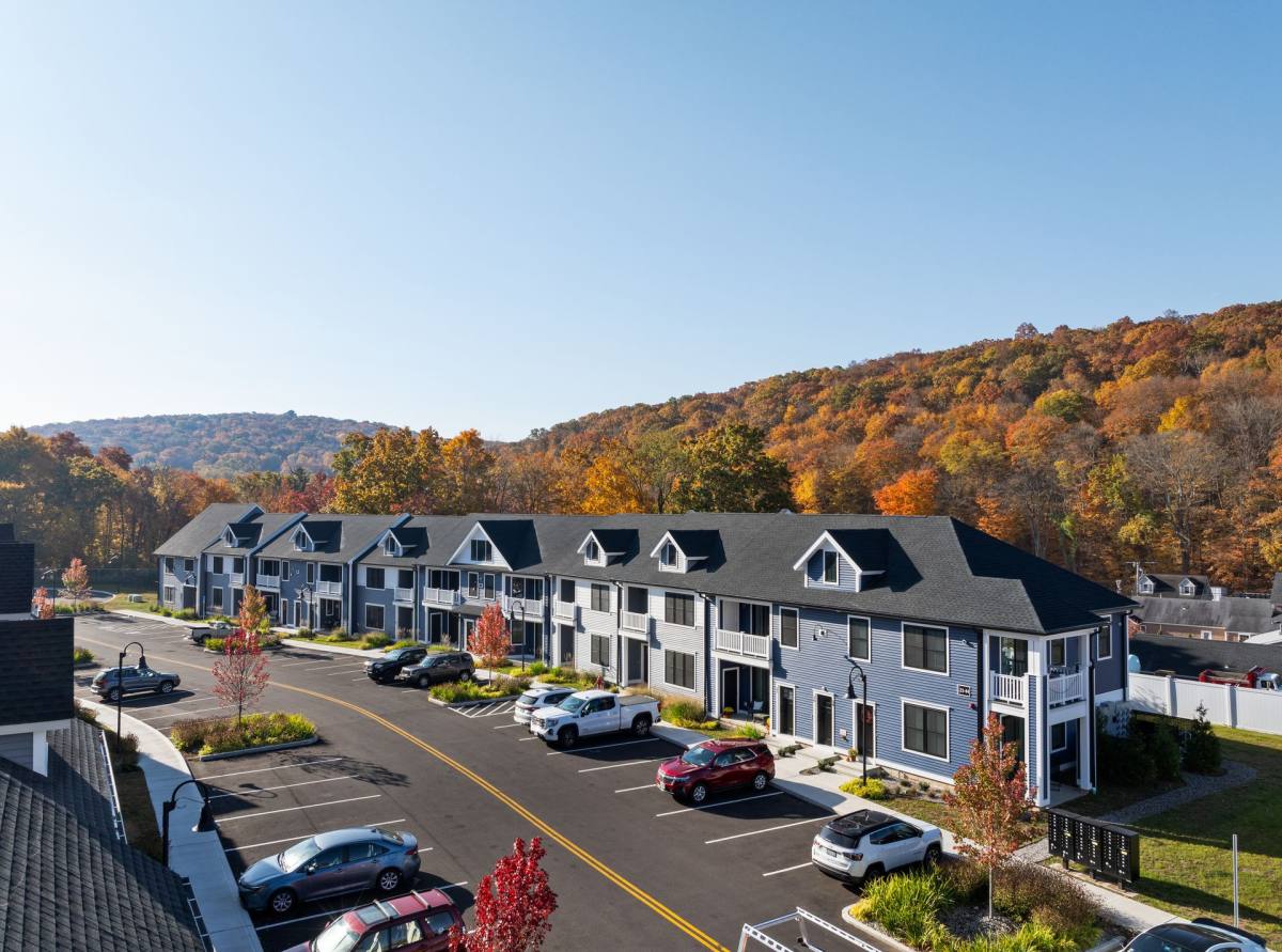 Apartment for rent at 105 Bridge Rd, Haddam, CT 06438