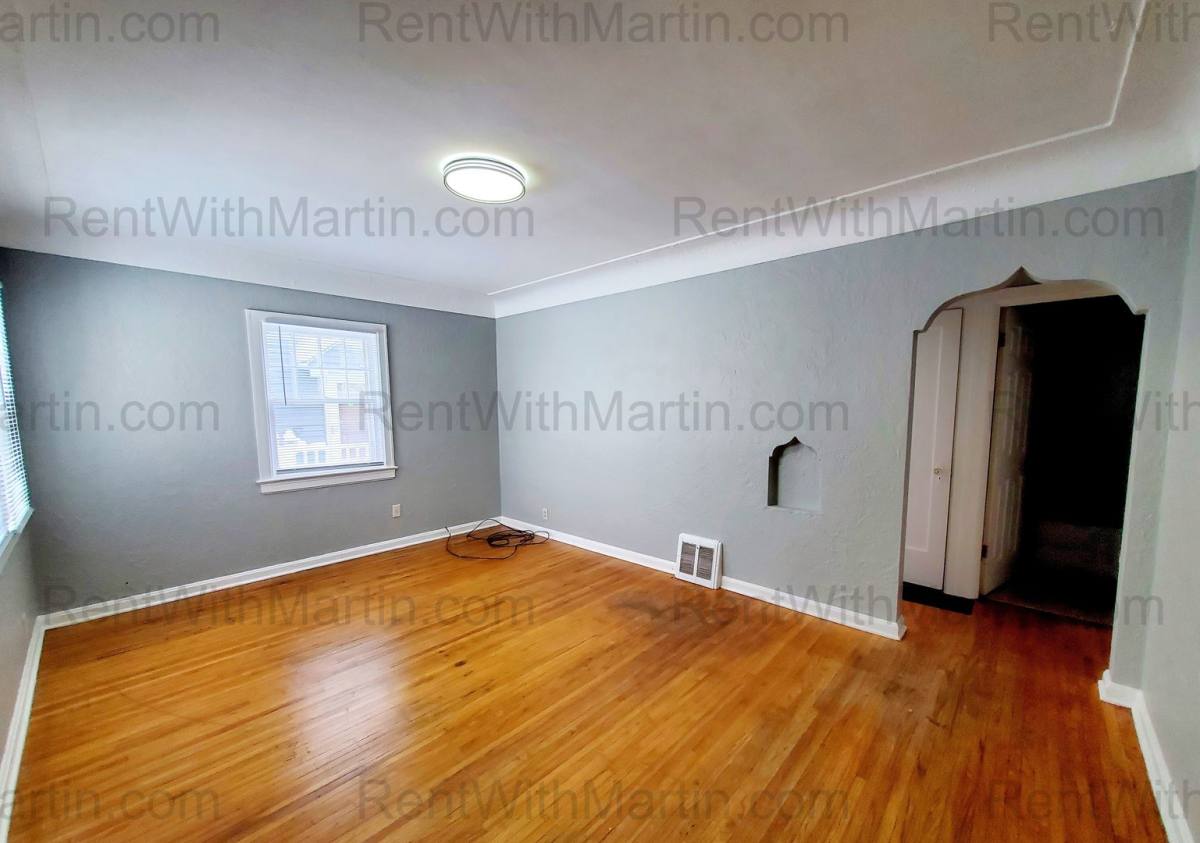 House for rent at 657 Dawson St, Waterloo, IA 50703