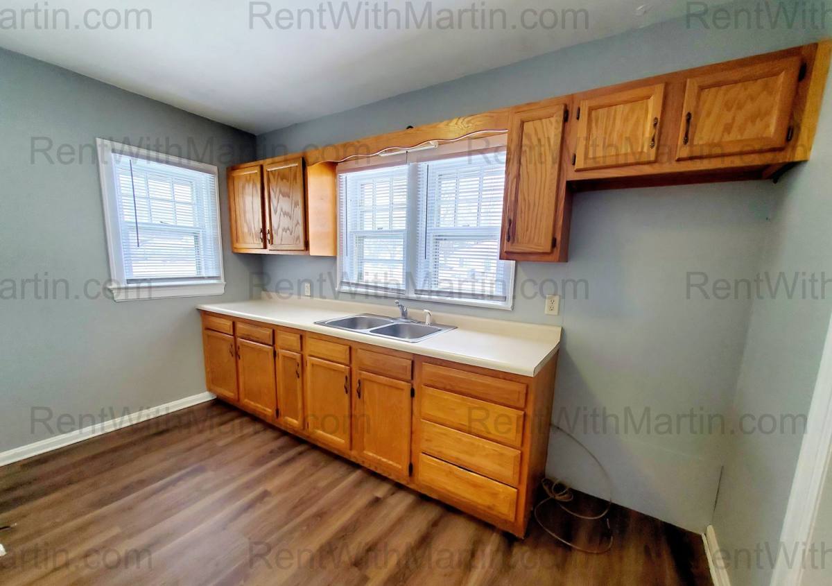 House for rent at 657 Dawson St, Waterloo, IA 50703