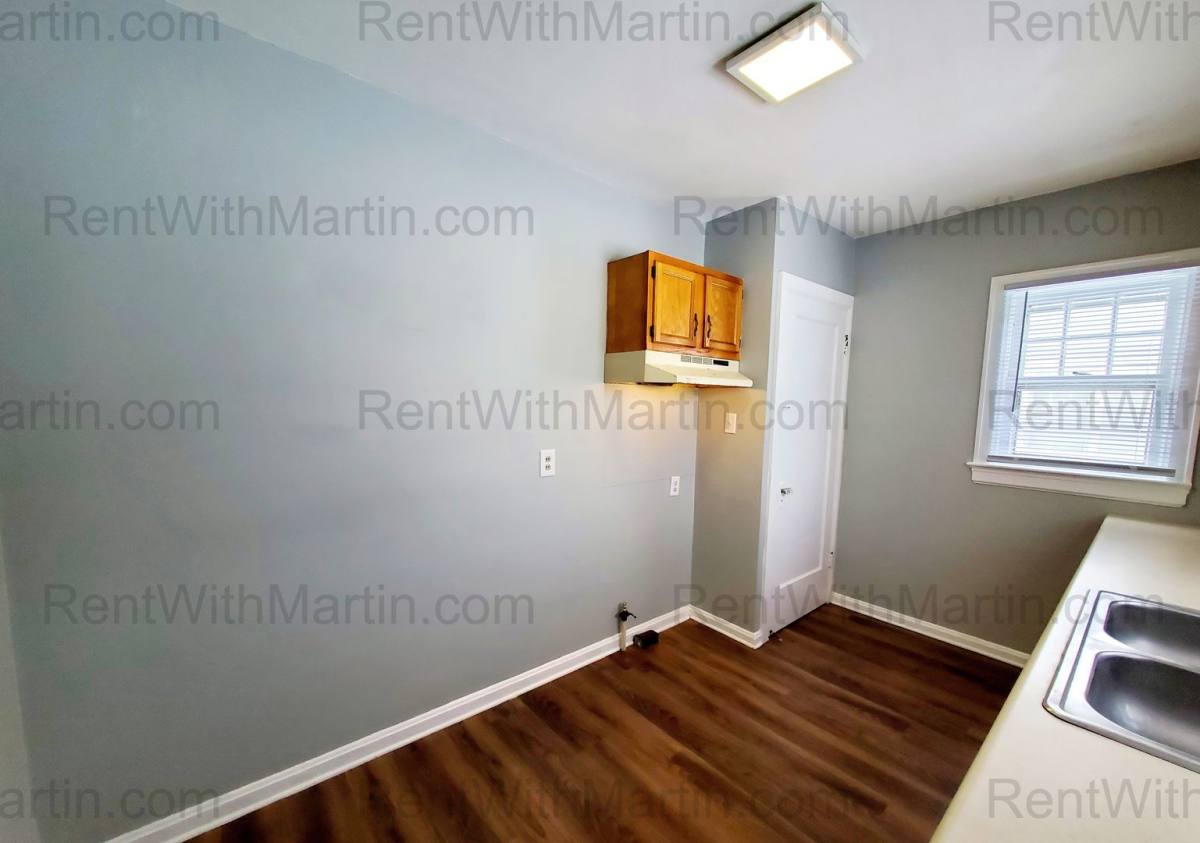 House for rent at 657 Dawson St, Waterloo, IA 50703