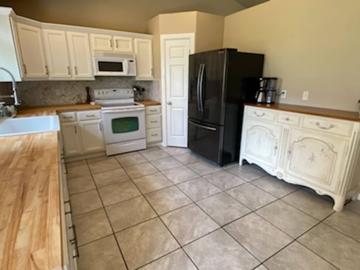 House for rent at 2104 W Honeysett Rd, Wenatchee, WA 98801