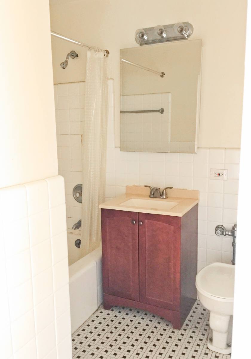 Apartment for rent at 839 Mulford #2, Evanston, IL 60202