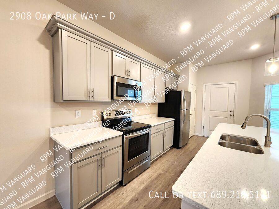 Townhouse for rent at 2908 Oak Park Way, Orlando, FL 32822