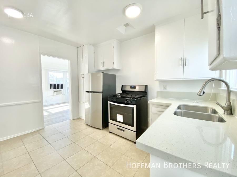 Apartment for rent at 1518 Laurel Canyon Blvd #5, Los Angeles, CA 90046