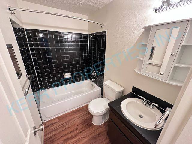 Apartment for rent at 6498 Lowry Dr #1, West Linn, OR 97068