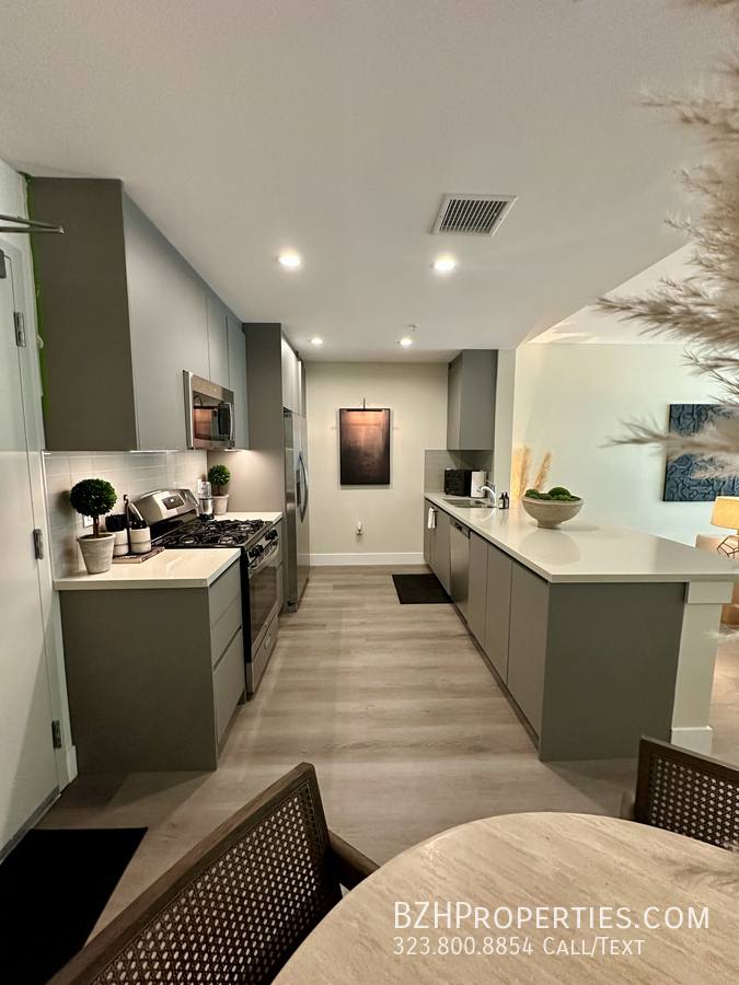 Apartment for rent at 1223 N Hayworth Ave #2, Los Angeles, CA 90046
