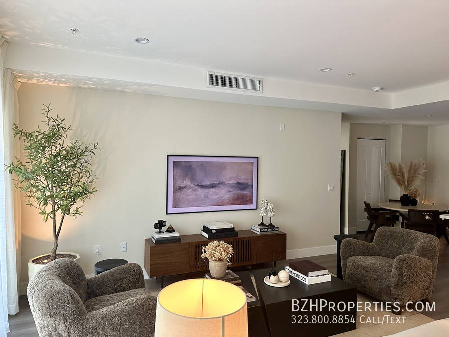 Apartment for rent at 1223 N Hayworth Ave #2, Los Angeles, CA 90046