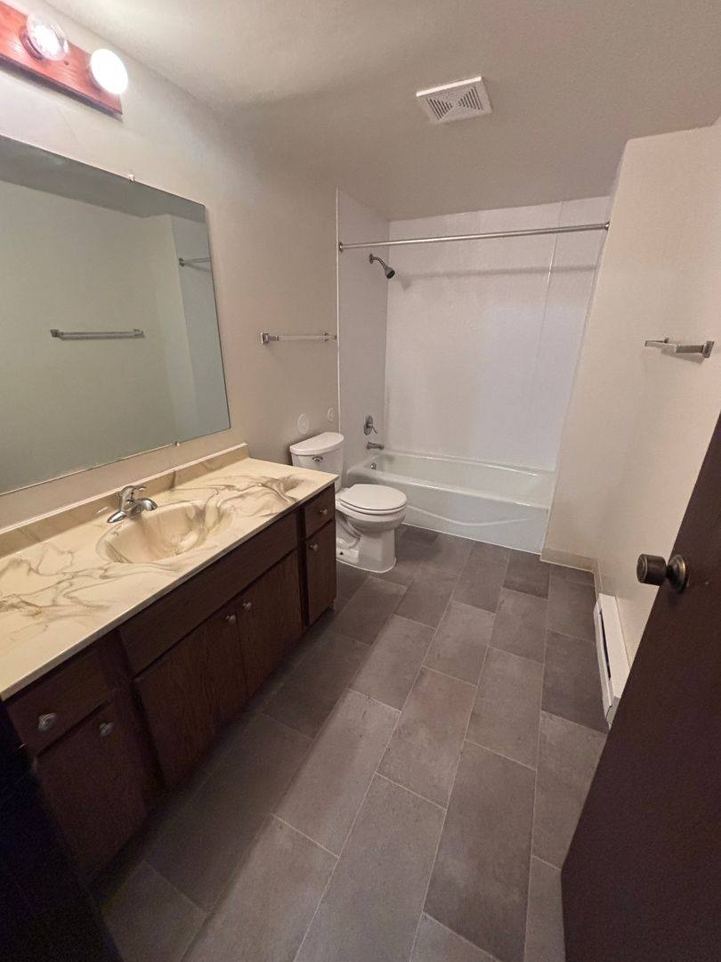 Apartment for rent at 2050 Meadow Lane, Schererville, IN 46375