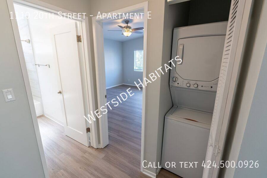 Apartment for rent at 1110 20th St E, Santa Monica, CA 90403