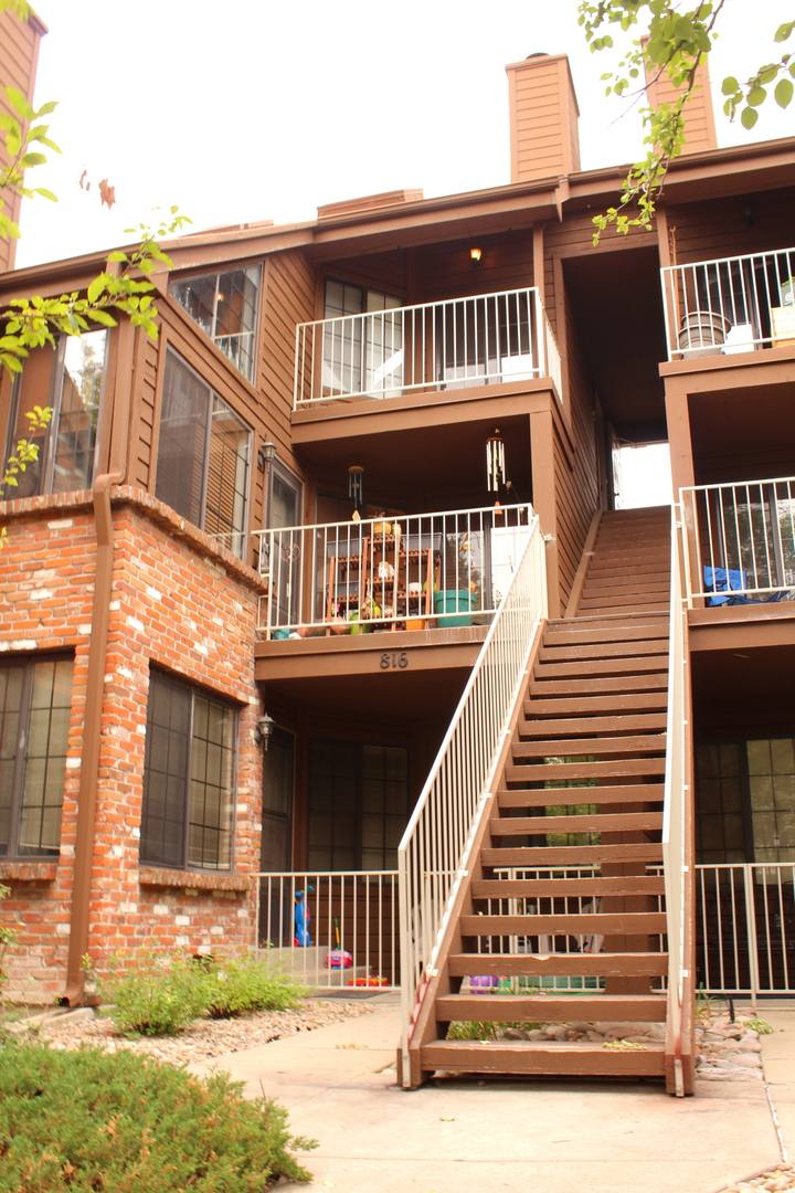 Condo for rent at 816 S Vance St, Denver, CO 80226