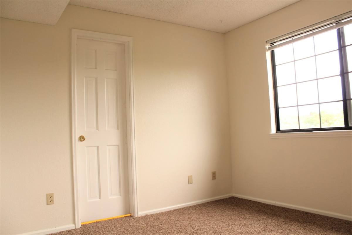 Condo for rent at 816 S Vance St, Denver, CO 80226