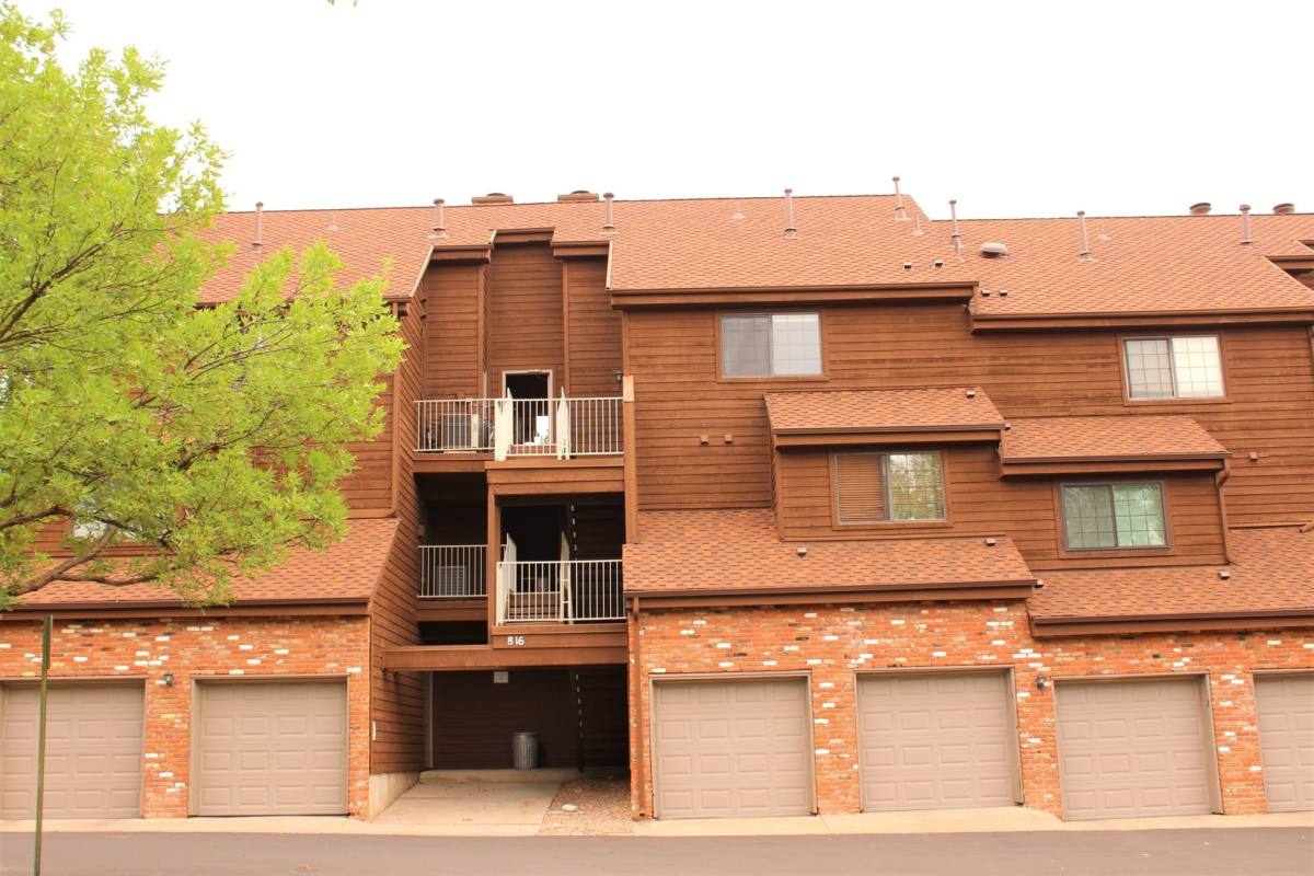 Condo for rent at 816 S Vance St, Denver, CO 80226