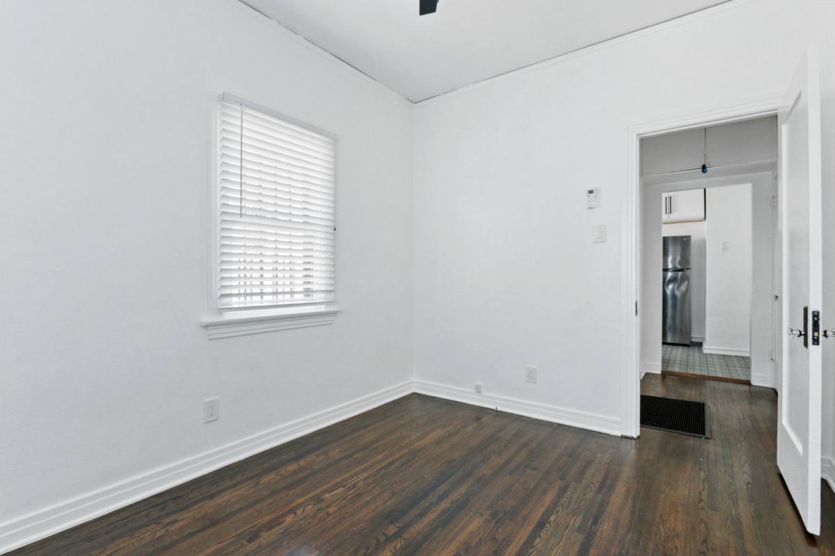 Apartment for rent at 1001 E 5th St, Long Beach, CA 90802