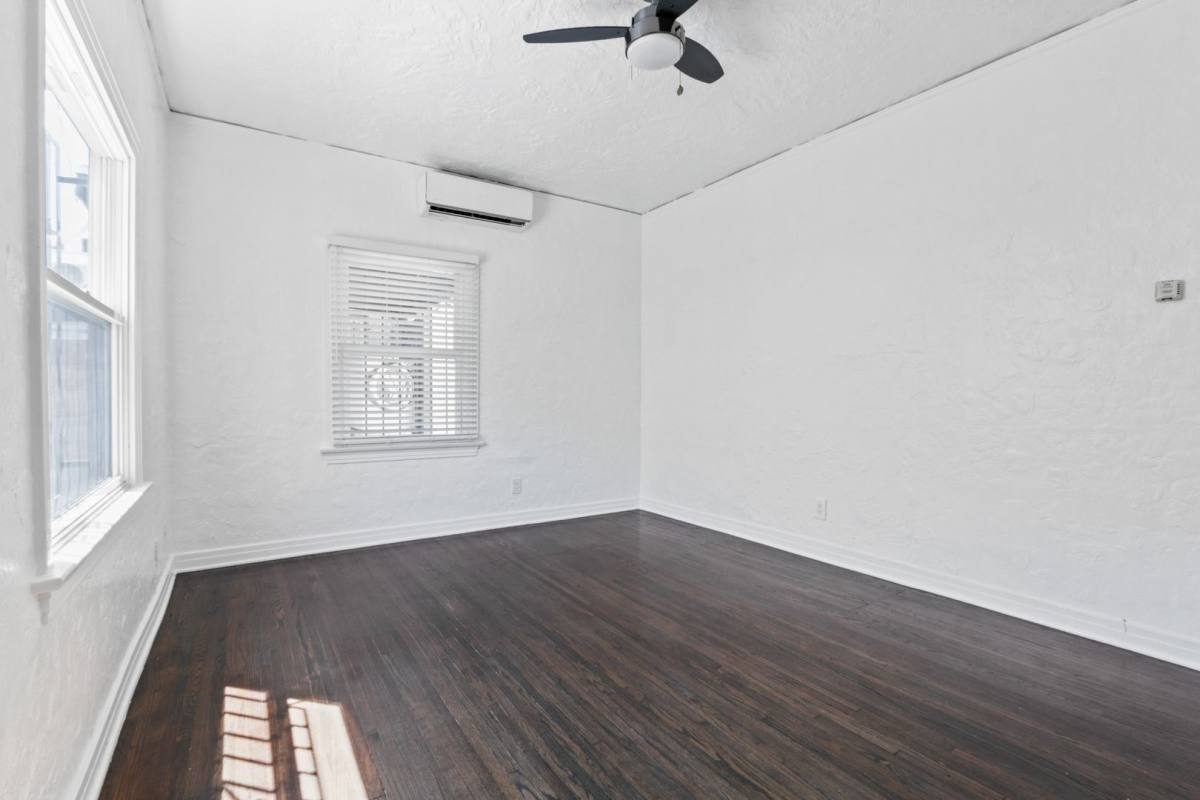 Apartment for rent at 1001 E 5th St, Long Beach, CA 90802