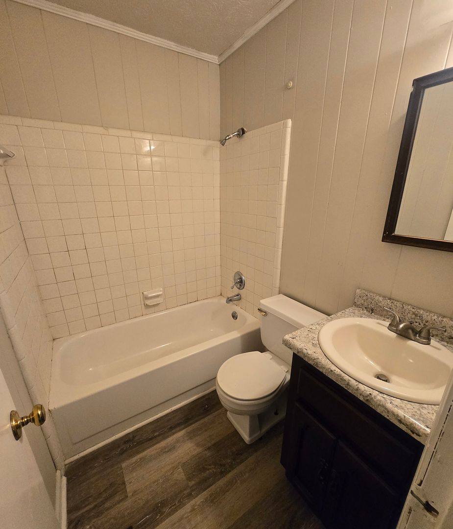 Apartment for rent at 215 Parris St, Jacksonville, AL 36265