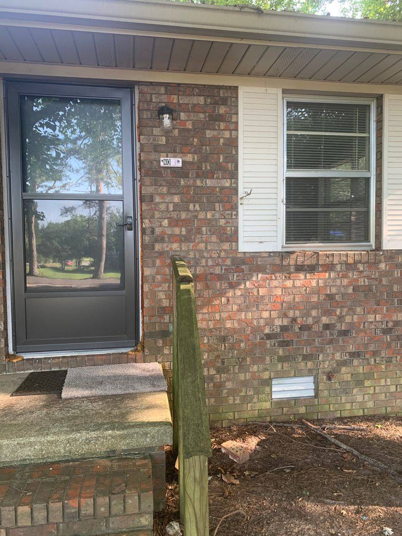 Apartment for rent at 215 Parris St, Jacksonville, AL 36265