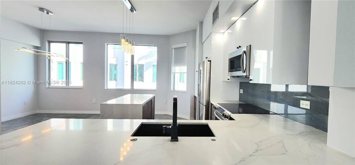 Townhouse for rent at 2146 Van Buren St, Hollywood, FL 33020